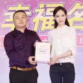 唐嫣代言金玉名家瓷磚！