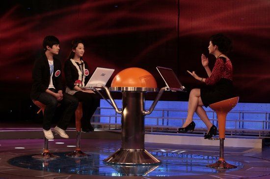 楊洋、蔣夢婕同臺斗舞 面對王小丫大膽接招(圖)
